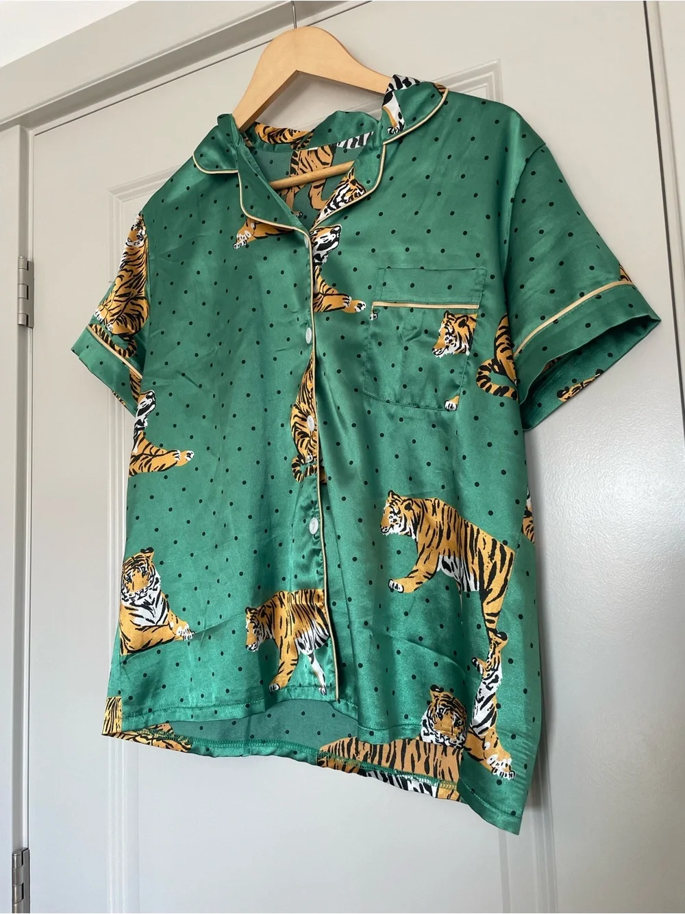 Green Tiger Print Women's Pajama Set